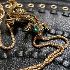 Green eye crystal lizard necklace/brooch